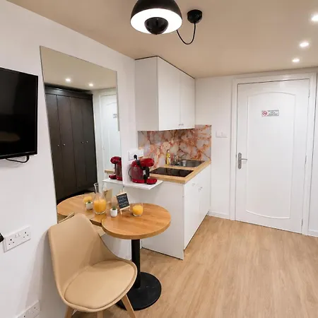 Διαμέρισμα Modern N9 Kitchenette Bathroom