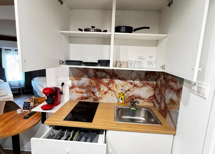 Daire Modern N9 Kitchenette Bathroom